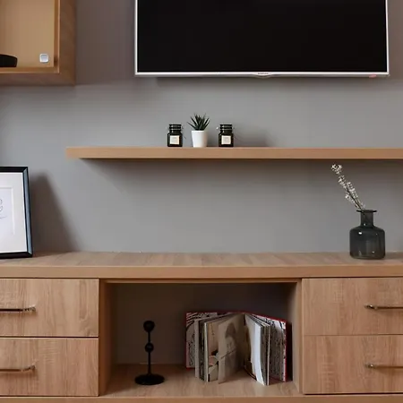 Downtown Comfort: Minimalist Studio On Magheru Boulevard