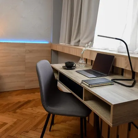 公寓 Downtown Comfort: Minimalist Studio On Magheru Boulevard *