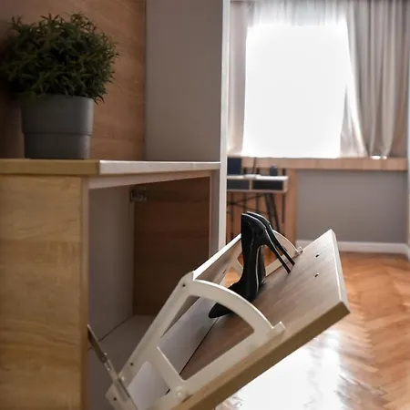 公寓 Downtown Comfort: Minimalist Studio On Magheru Boulevard *