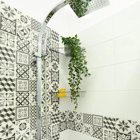 Downtown Comfort: Minimalist Studio On Magheru Boulevard * Bucharest