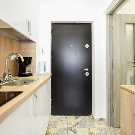 Downtown Comfort: Minimalist Studio On Magheru Boulevard Bucharest