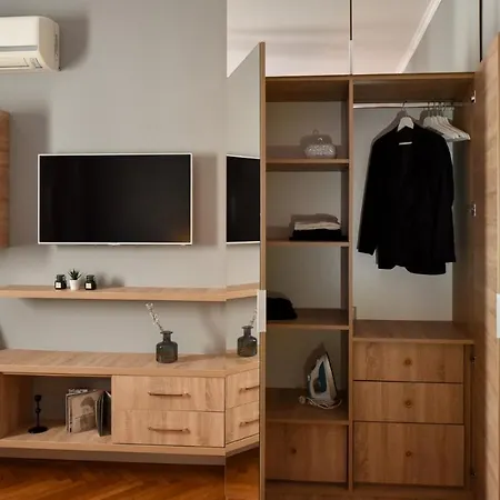 Downtown Comfort: Minimalist Studio On Magheru Boulevard * Bucharest
