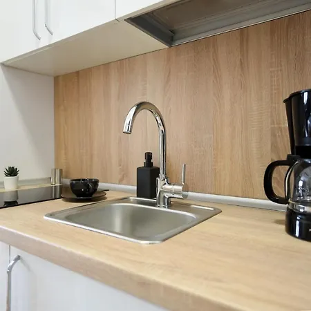 Downtown Comfort: Minimalist Studio On Magheru Boulevard * Bucarest